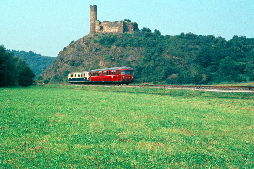 https://www.eisenbahnfotograf.de/datei/September 1981/1450118 DB 515570 Aardeck 10.9.81.jpg